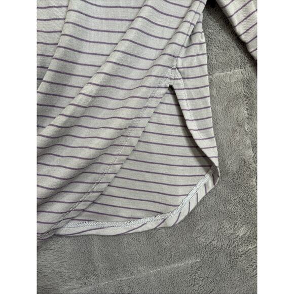 Cabi Shirt Womens Large Gray Plum Tee 4376 Pewter Stripe V Neck Long Sleeve NEW - Picture 7 of 9